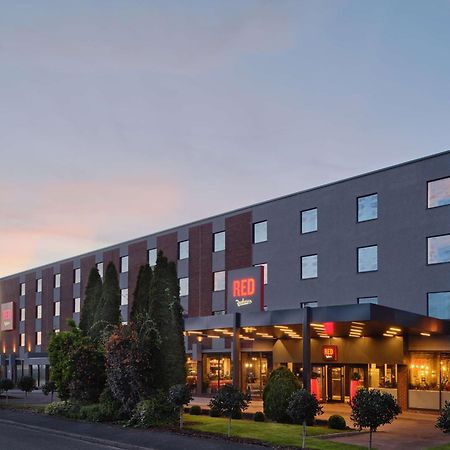 Radisson Red London Gatwick Airport Hotel Crawley Kültér fotó