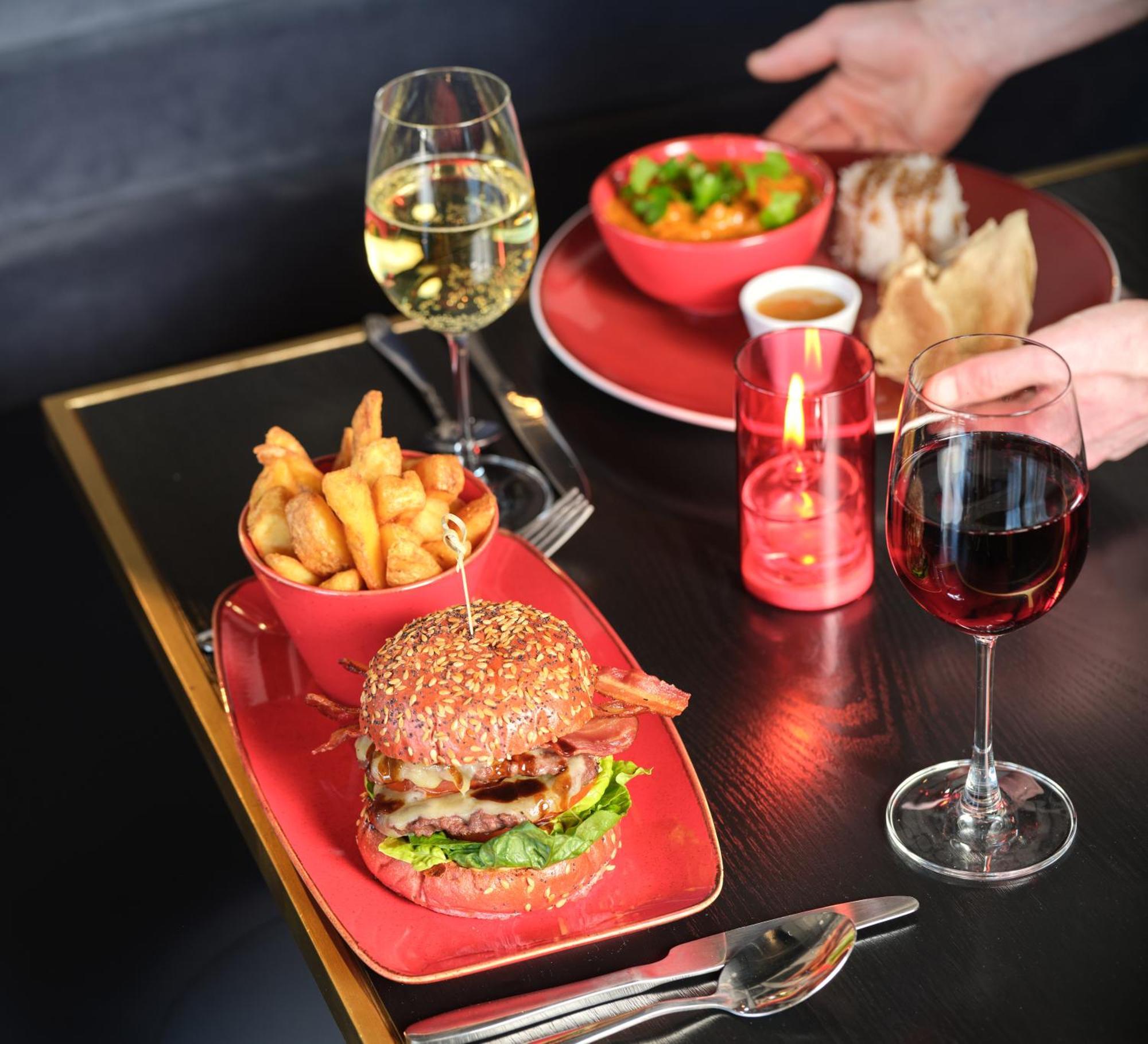 Radisson Red London Gatwick Airport Hotel Crawley Kültér fotó